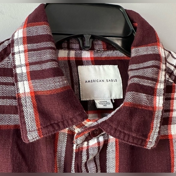 ππ¦
American Eagle Flannel Plaid Button-Up Shirt - Picture 5 of 9